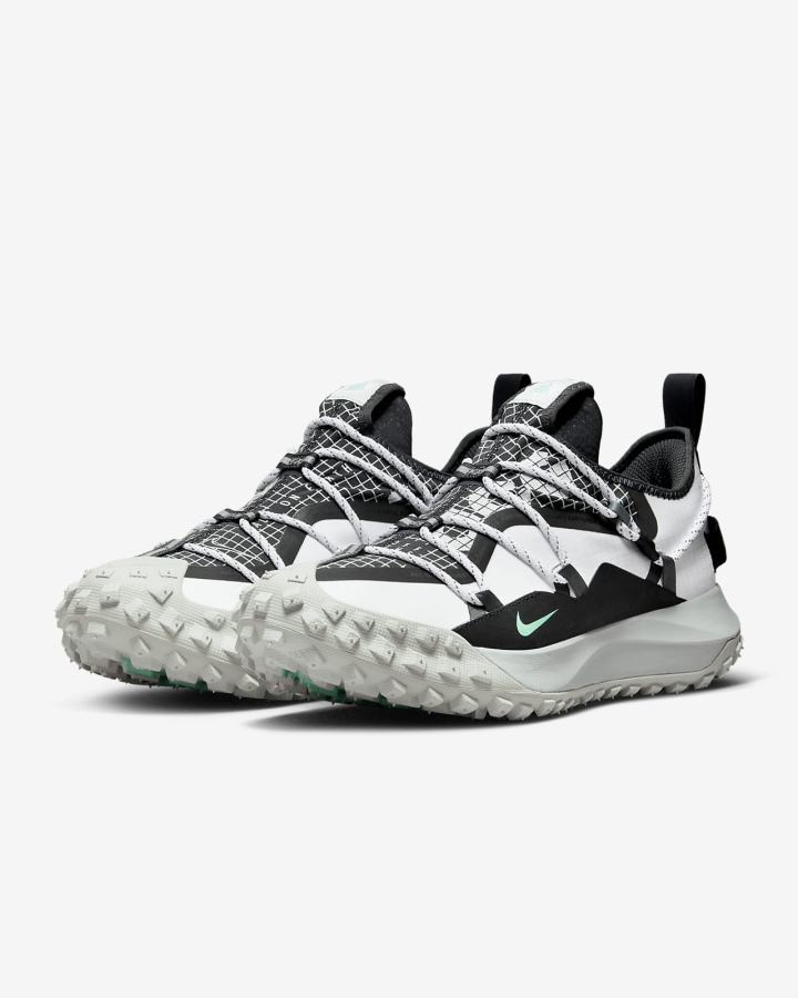 Nike ACG Mountain Fly Low SE Muške Tenisiće Bijele Tamno Sive Crne | HR-03297STRJ