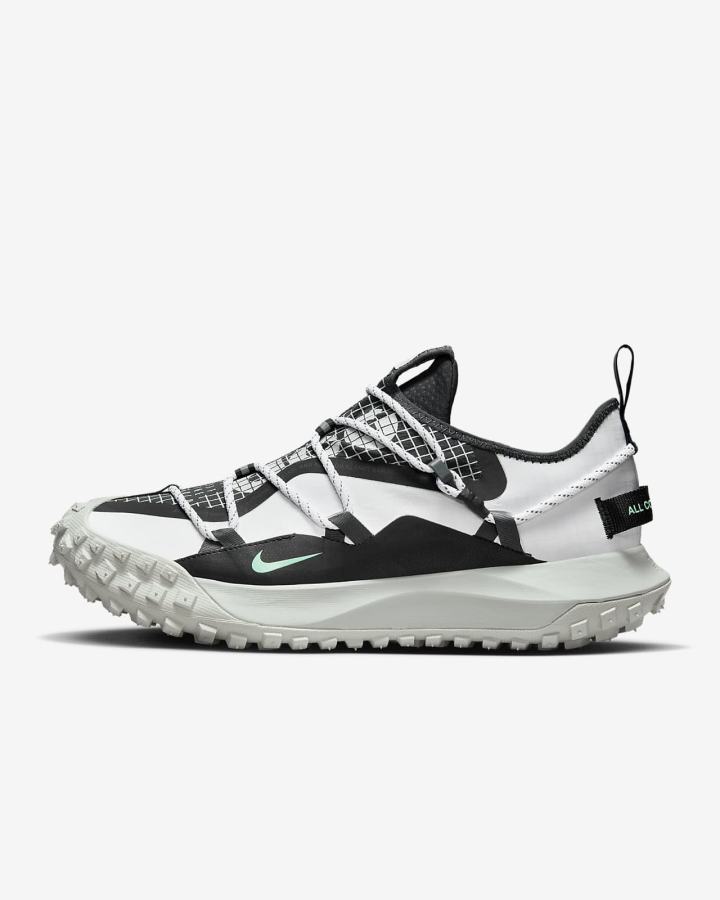 Nike ACG Mountain Fly Low SE Muške Tenisiće Bijele Tamno Sive Crne | HR-03297STRJ