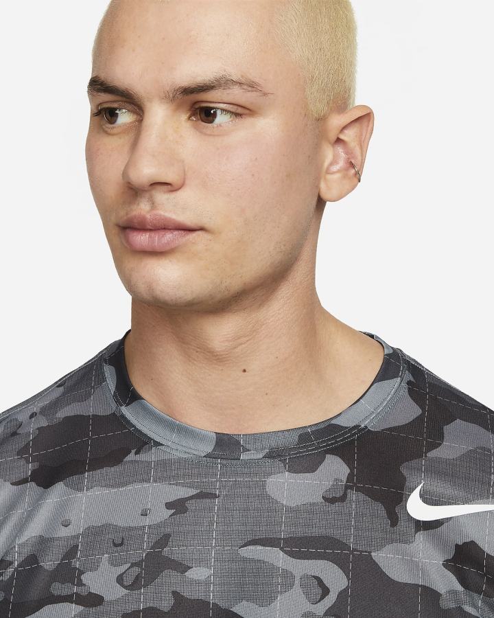 Nike Dri-FIT Legend Camo Training Muške Majice Sive | HR-27104XUVF