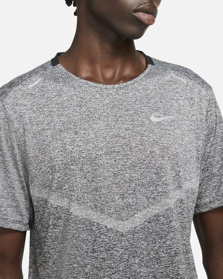 Nike Dri-FIT Rise 365 Short-Sleeve Muške Majice Crne | HR-65201WDON