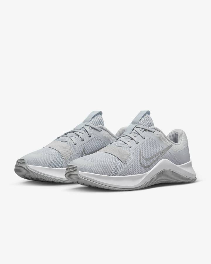 Nike MC Trainer 2 Ženske Cipele Za Trening Platine Bijele Sive Metalne Srebrne | HR-46907YABM