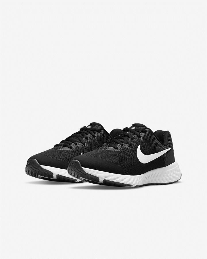 Nike Revolution 6 4E Kids Road (Wide) Za Dječake Tenisiće Crne Tamno Sive Bijele | HR-54612LBKV