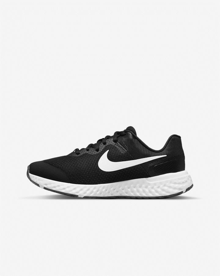 Nike Revolution 6 4E Kids Road (Wide) Za Dječake Tenisiće Crne Tamno Sive Bijele | HR-54612LBKV